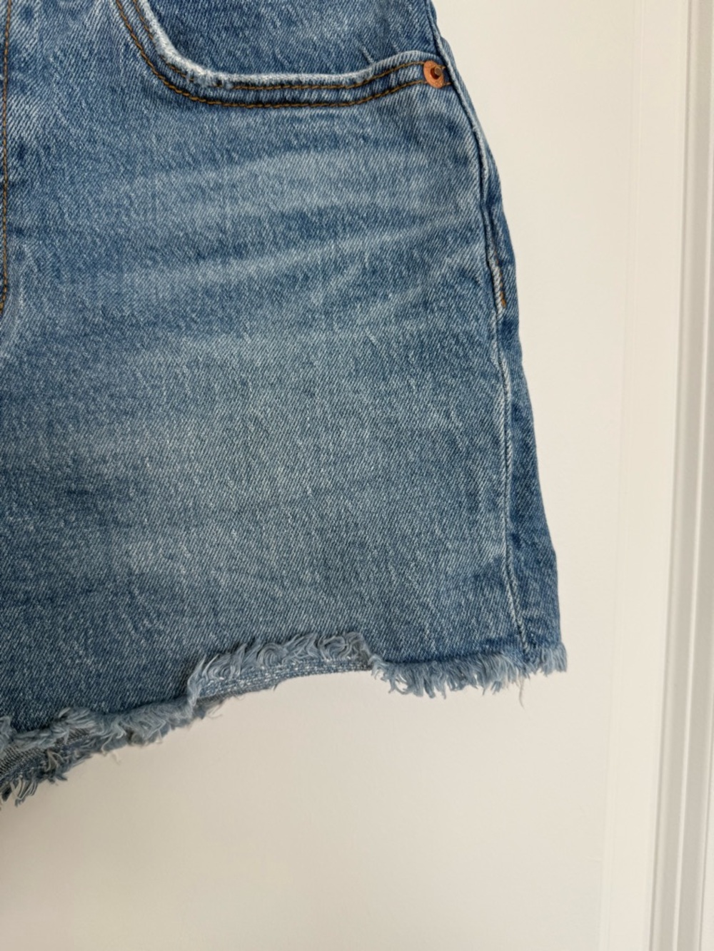 LEVI'S | Ribcage Short - Size 27 - Picture 4 of 9